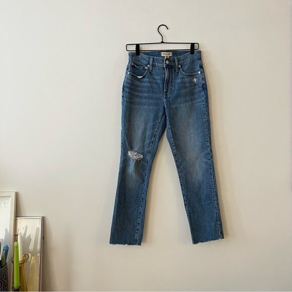 Madewell The Mid-Rise Perfect Vintage Jean in Ainsdale Wash: Knee-Rip Edition - Picture 2 of 7